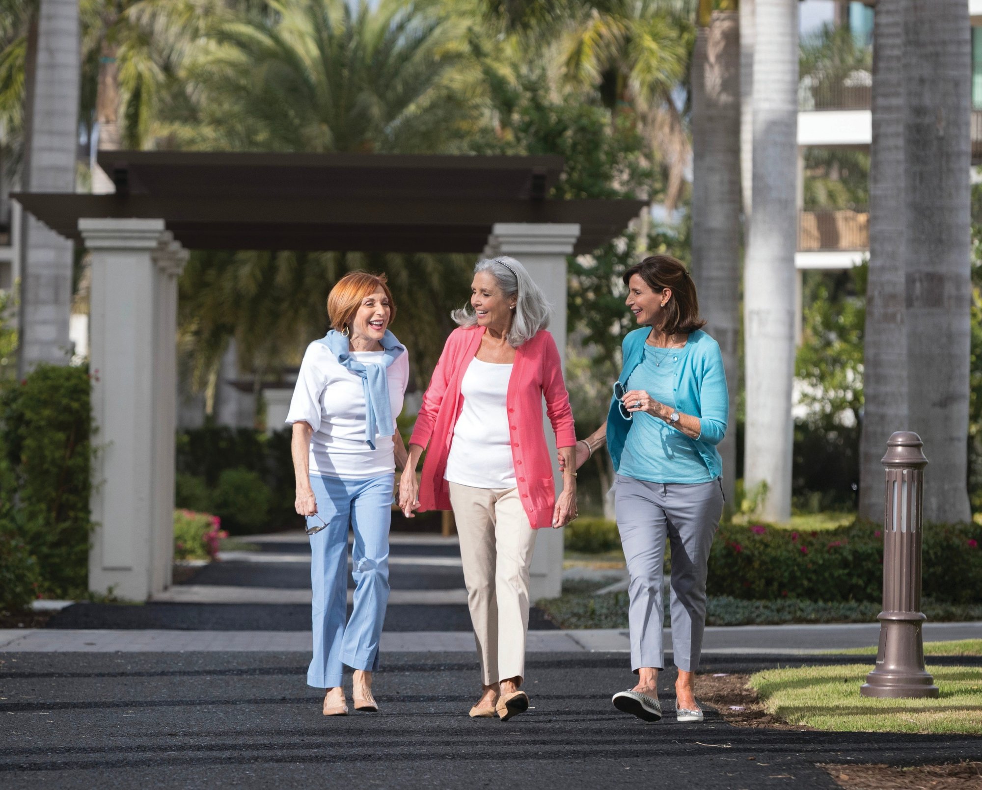 MPGO-Ladies-Walking-Architecture-Exterior-Models-Friends-275-EDIT-1